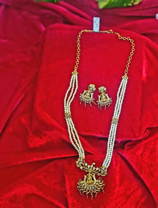 Antique Pearl Necklace Set